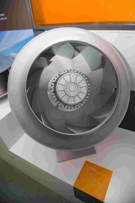 Ventilatore centrifugo retrogrado da 250 mm a 2700 giri/min o 3023 giri/min 1~230V ±10%
